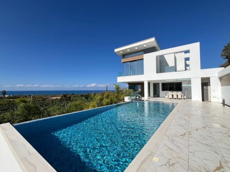 Exclusive villa with sea views in Paphos