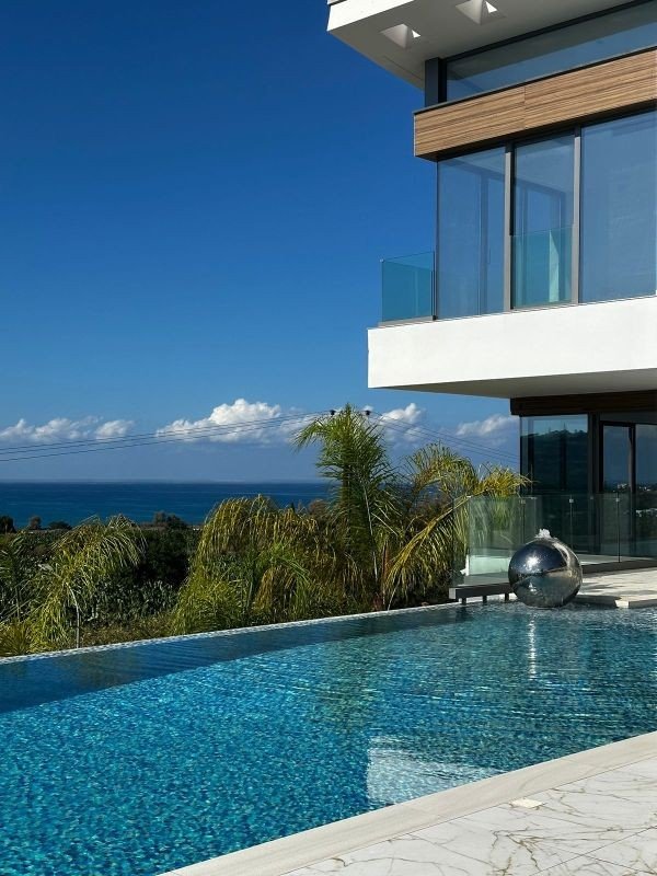 Exclusive villa with sea views in Paphos