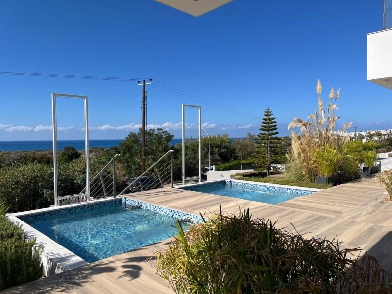 Exclusive villa with sea views in Paphos