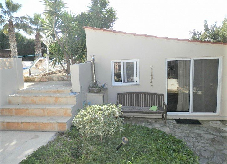 Freistehender Bungalow mit Anbau in Paphos