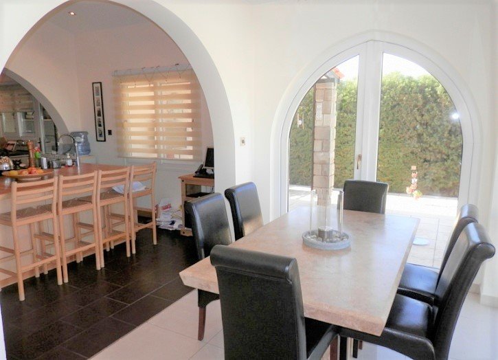 Freistehender Bungalow mit Anbau in Paphos