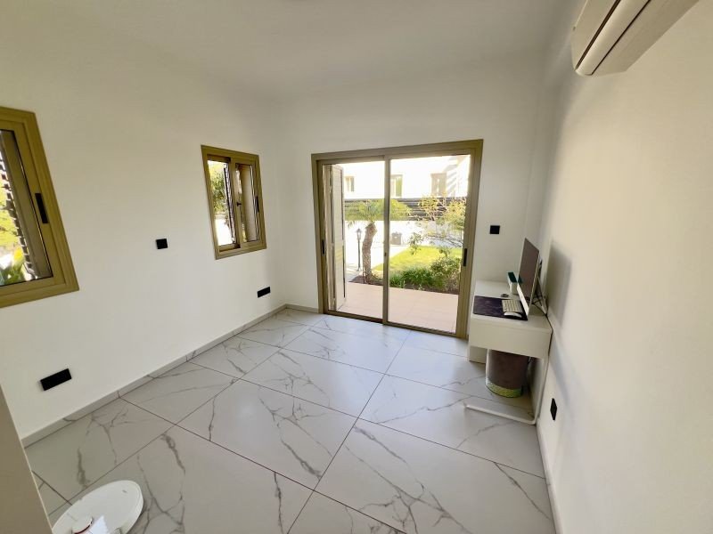 Renovierter Bungalow auf großem Grundstück in Paphos