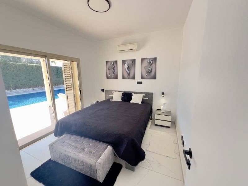 Renovierter Bungalow auf großem Grundstück in Paphos