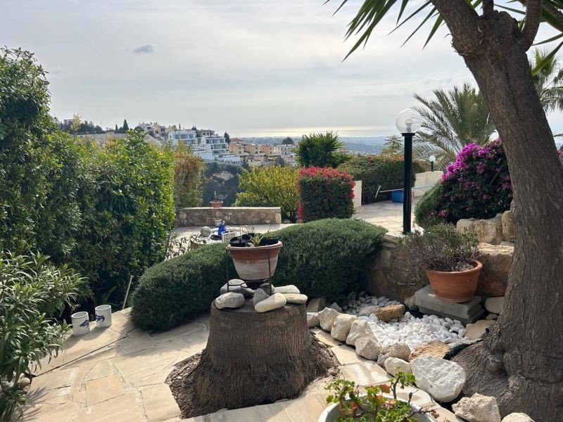 Villa with sea/sunset views in Paphos
