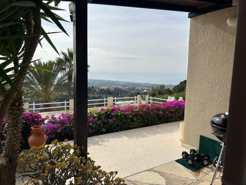 Villa with sea/sunset views in Paphos