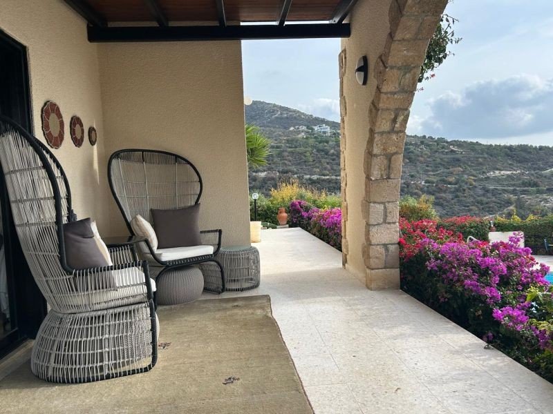 Villa with sea/sunset views in Paphos