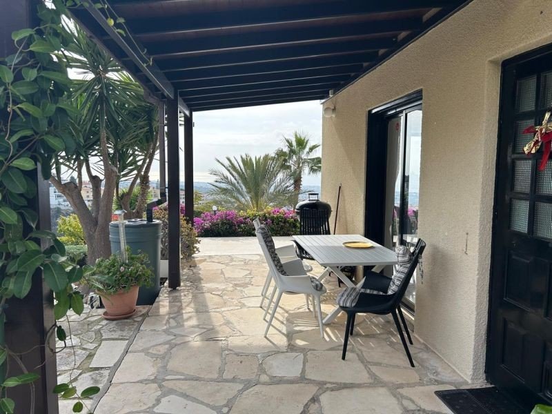 Villa with sea/sunset views in Paphos