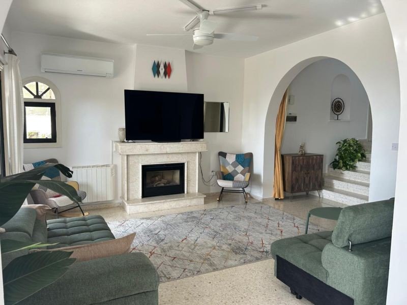 Villa with sea/sunset views in Paphos