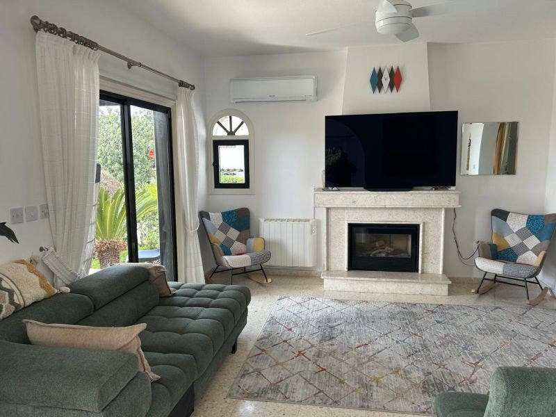 Villa with sea/sunset views in Paphos