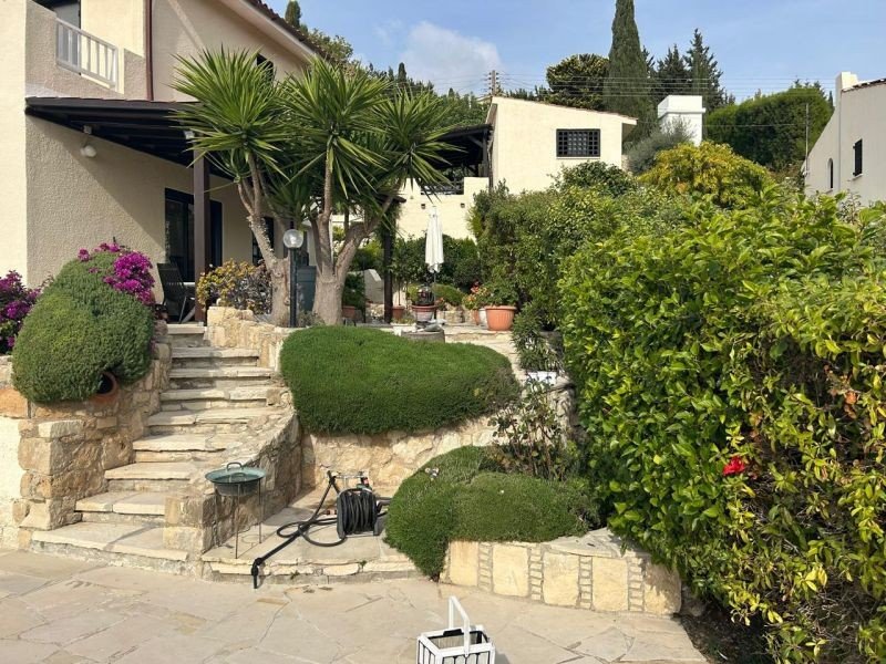 Villa with sea/sunset views in Paphos