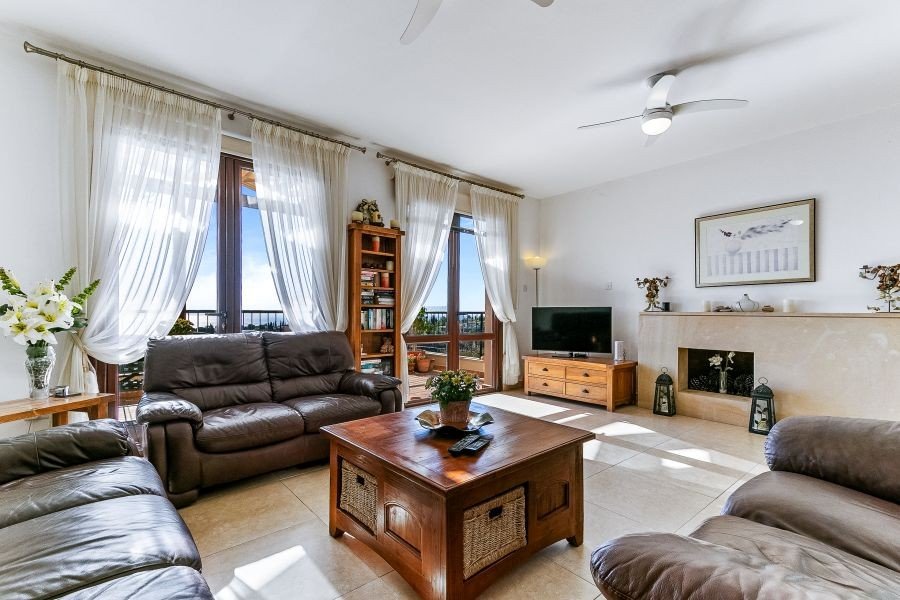 Golfvilla in erster Meereslinie mit Meerblick in Paphos
