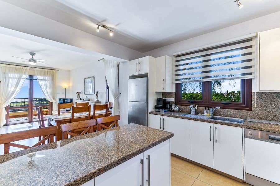 Golfvilla in erster Meereslinie mit Meerblick in Paphos