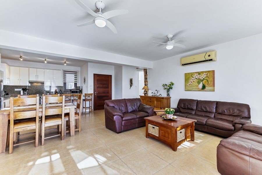 Golfvilla in erster Meereslinie mit Meerblick in Paphos