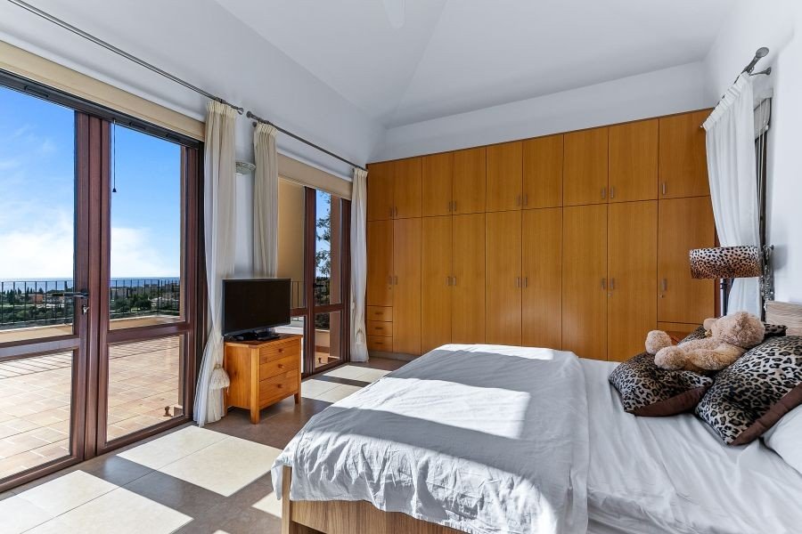 Golfvilla in erster Meereslinie mit Meerblick in Paphos