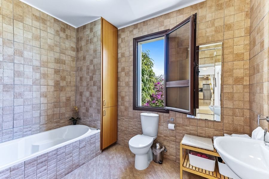 Golfvilla in erster Meereslinie mit Meerblick in Paphos