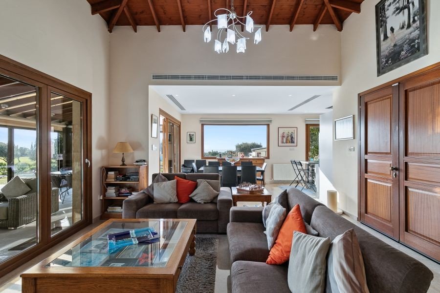 Frontline Golf Villa in Paphos