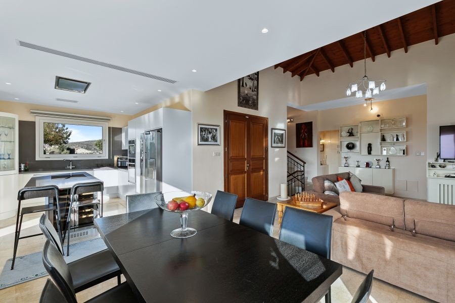 Frontline Golf Villa in Paphos