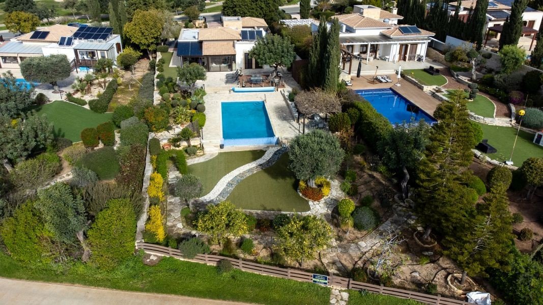 Frontline Golf Villa in Paphos