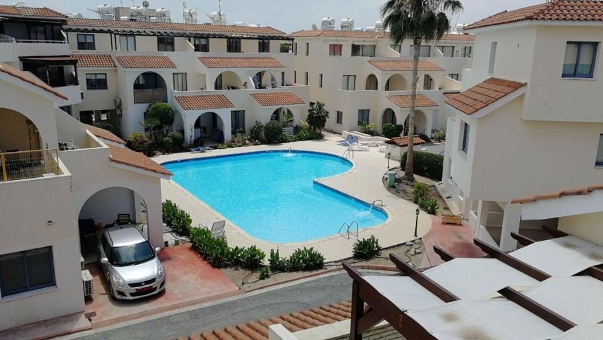 Apartment with large terrace in Paphos