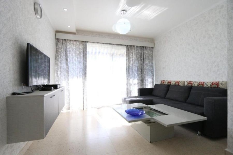 Seaview Townhouse by beach in Paphos