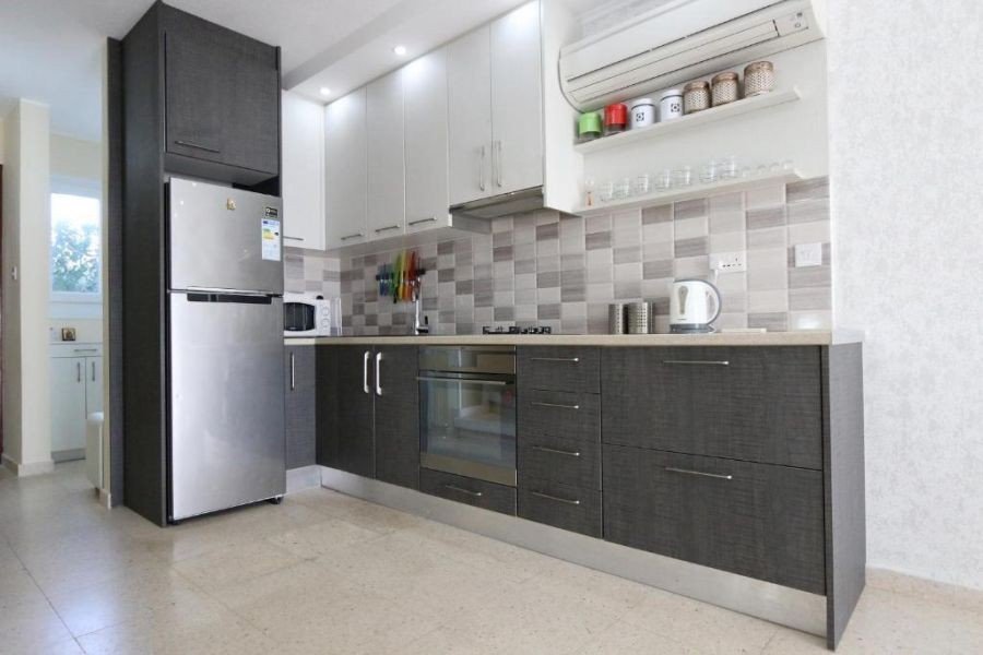 Seaview Townhouse by beach in Paphos