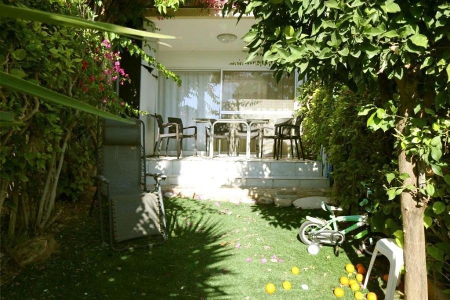 Seaview Townhouse by beach in Paphos