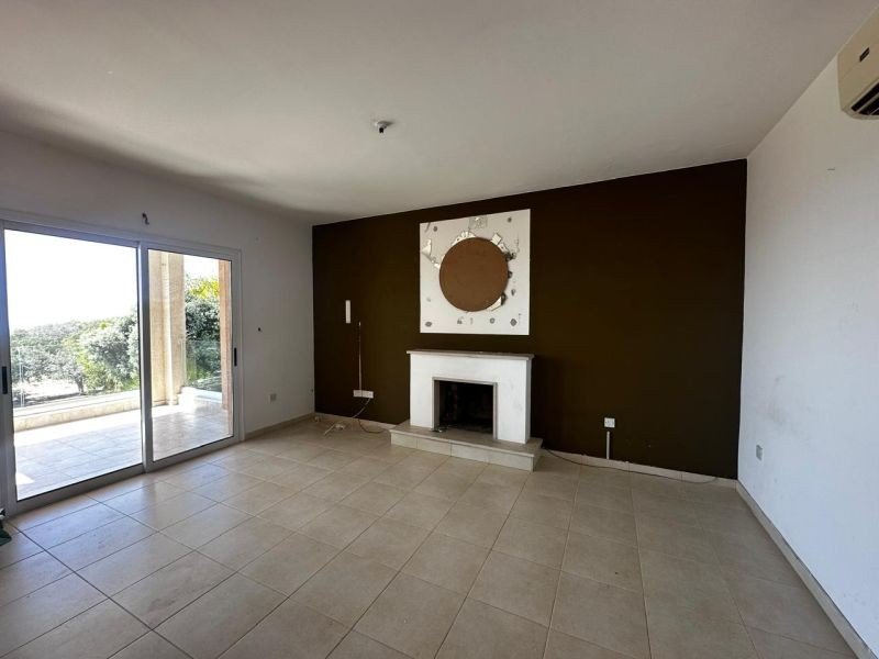 Villa with swimming pool in Paphos
