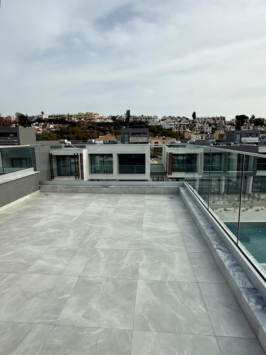 Townhouse with roof terrace in Paphos