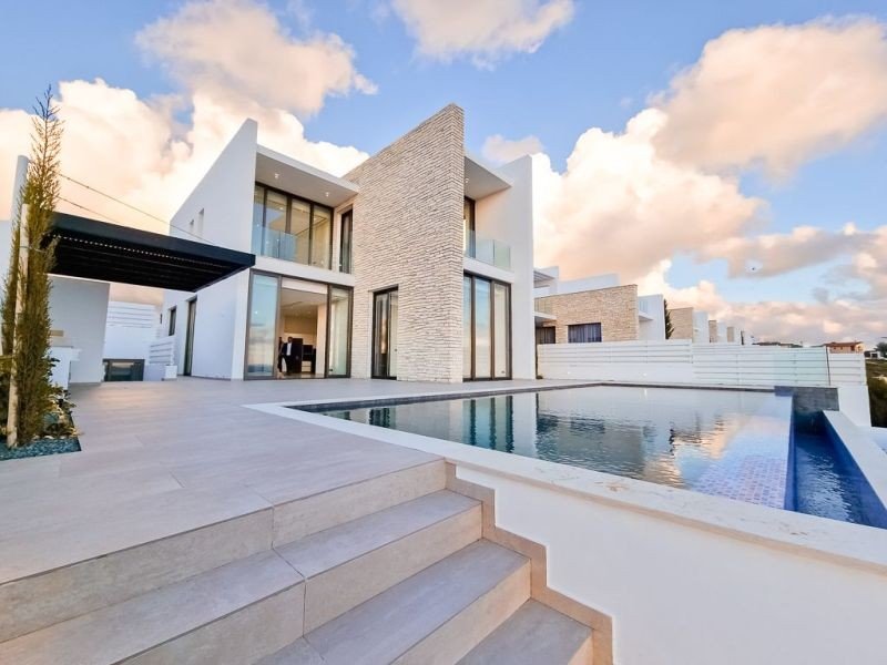 Villa in seafront 5* Resort in Paphos