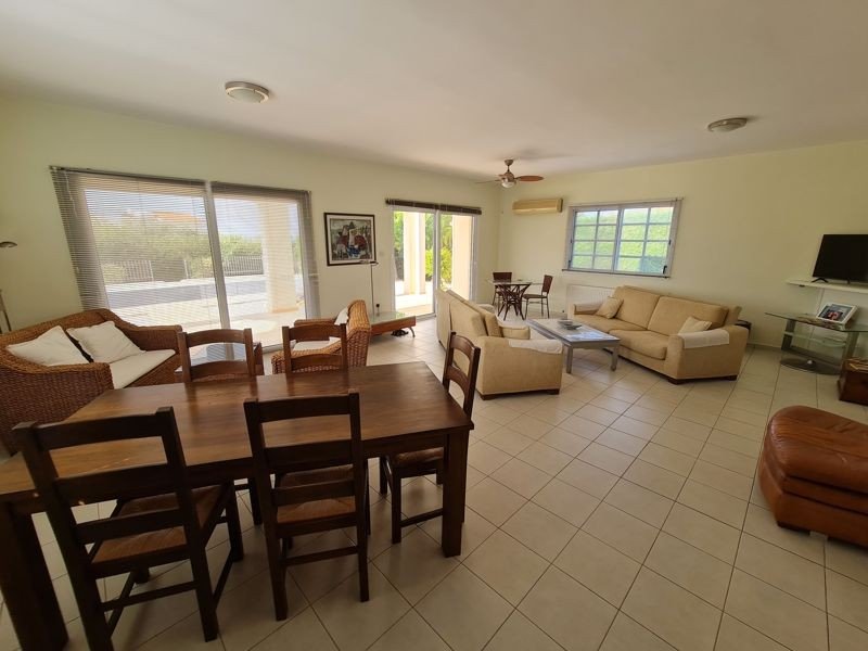 Villa mit Meer- & Bergblick in Paphos