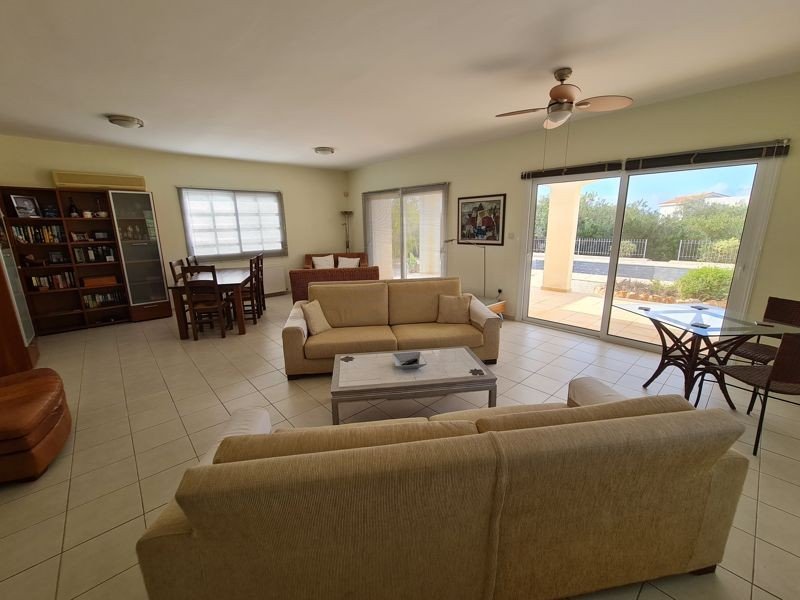 Villa mit Meer- & Bergblick in Paphos