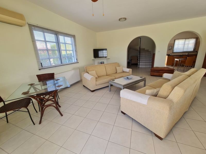 Villa mit Meer- & Bergblick in Paphos