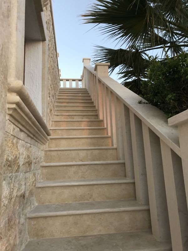 Bungalow mit Meerblick auf großem Grundstück in der Gegend Sea Caves, Paphos