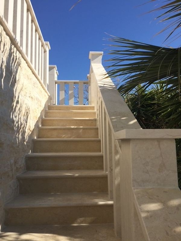 Bungalow mit Meerblick auf großem Grundstück in der Gegend Sea Caves, Paphos