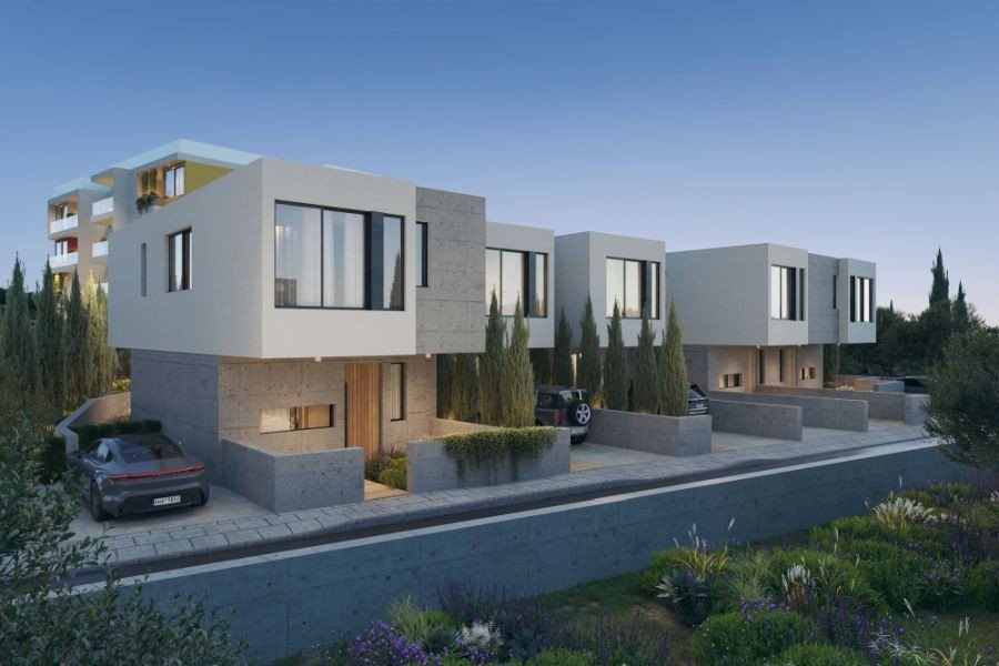 Spacious townhouse close to beach