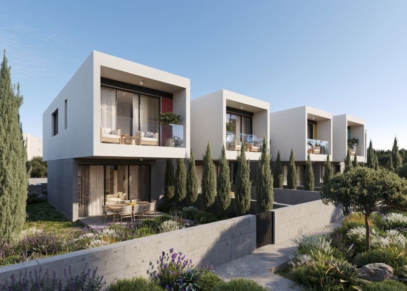 Spacious townhouse close to beach