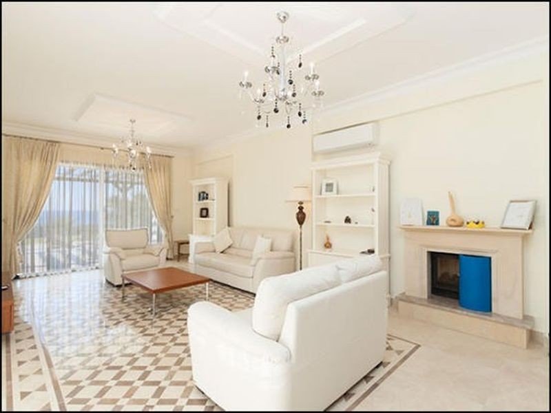 Beachfront villa on large plot in Polis