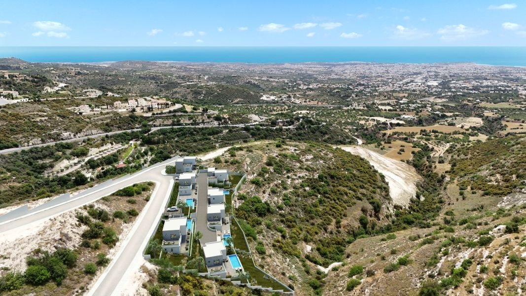 Seaview villa in peaceful location in Paphos