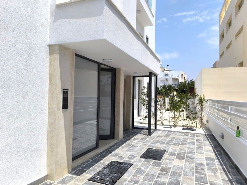 Garden apartment in small complex in Paphos
