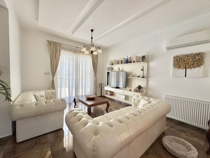 Villa mit Dachterrasse und Meerblick in Paphos