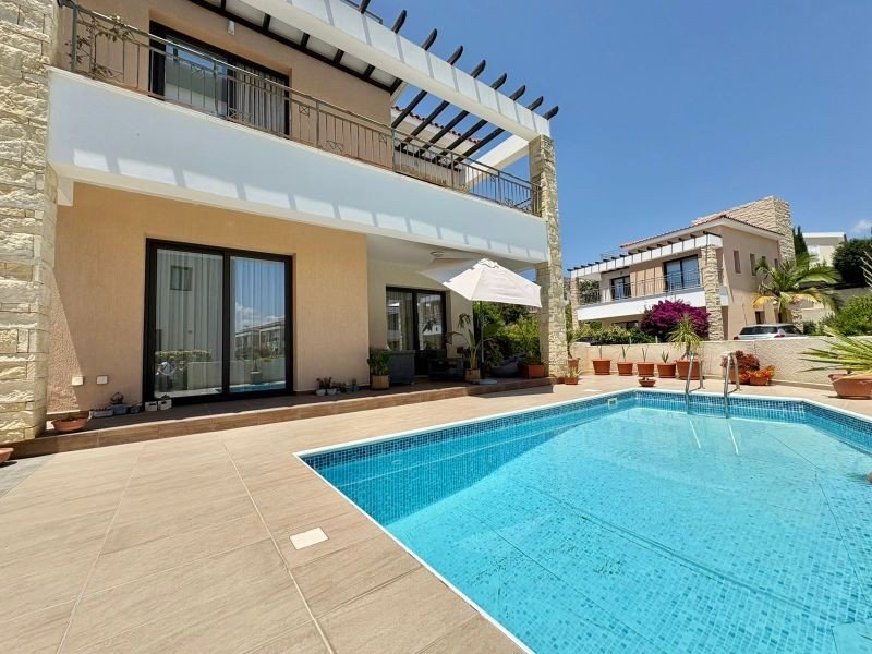 Villa mit Dachterrasse und Meerblick in Paphos