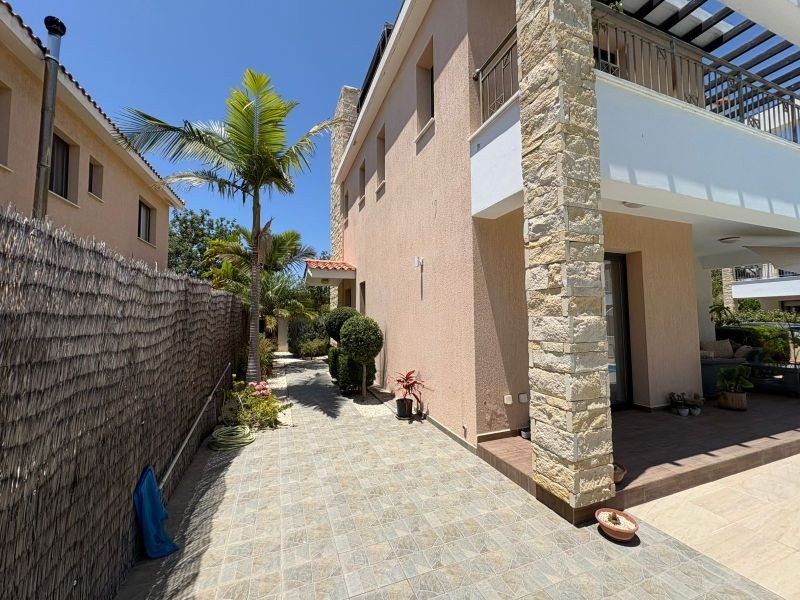 Villa mit Dachterrasse und Meerblick in Paphos