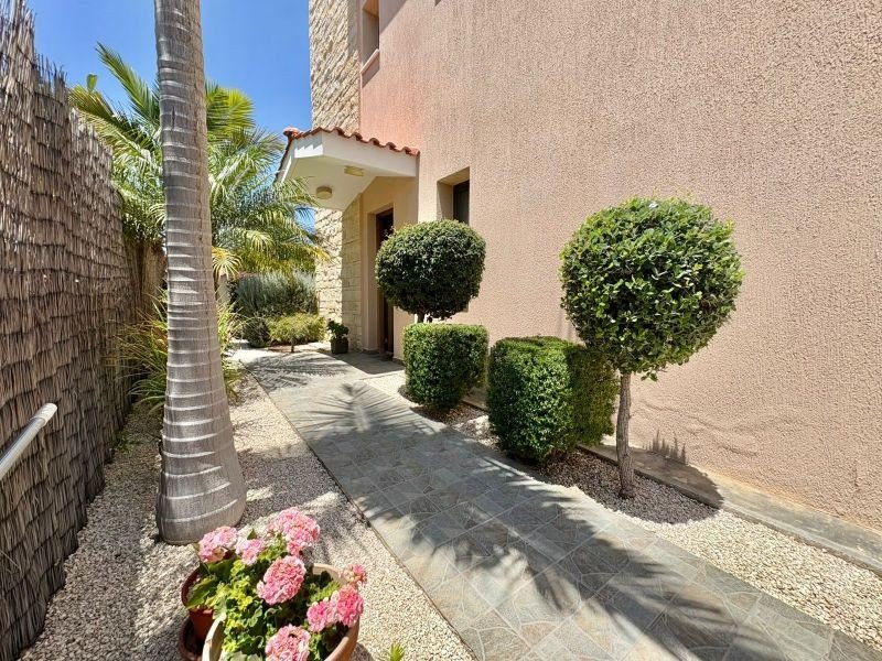 Villa mit Dachterrasse und Meerblick in Paphos