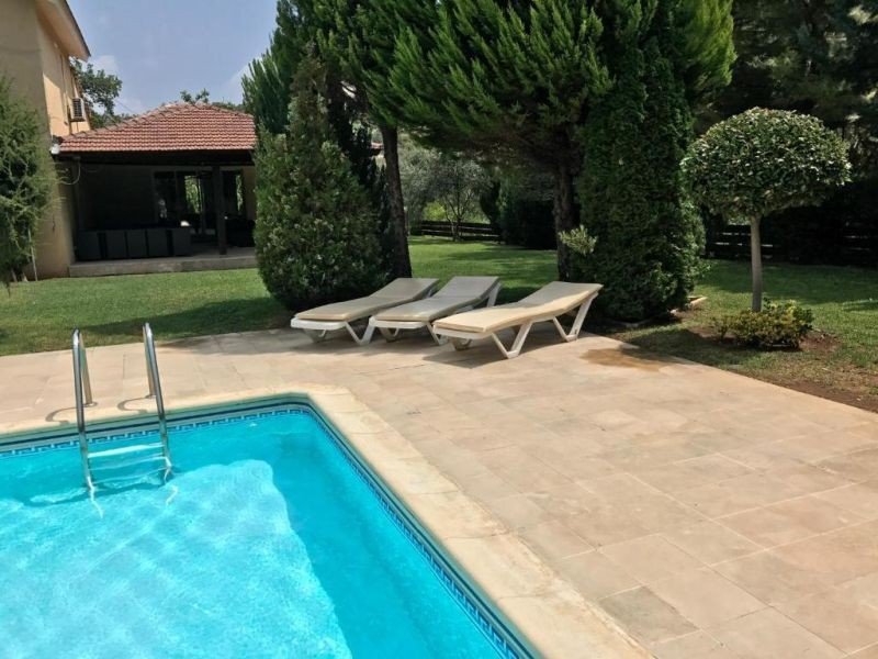 Villa auf riesigem Grundstück in Limassol