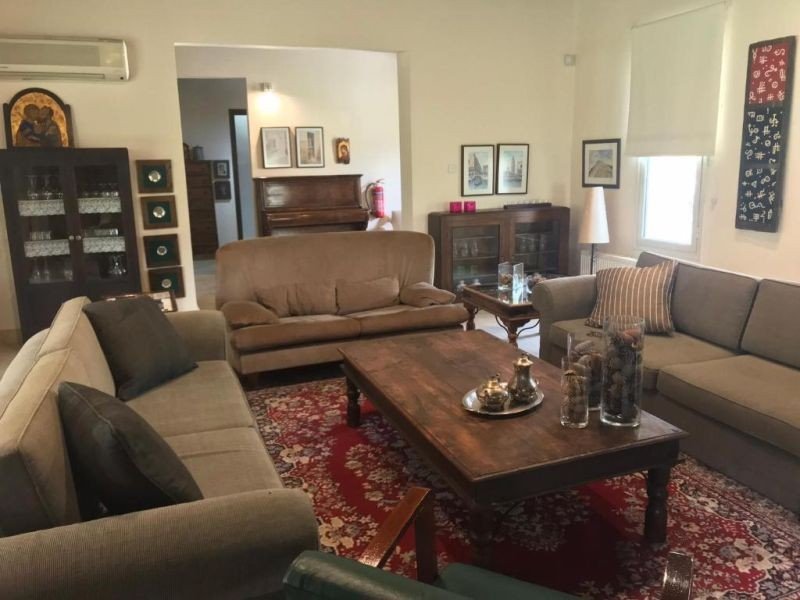 Villa auf riesigem Grundstück in Limassol