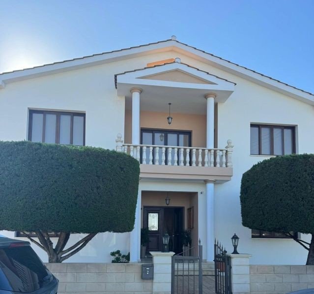 Spacious villa with extra room in Paphos