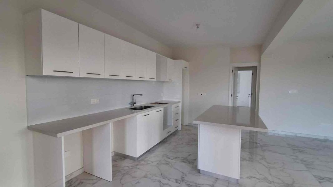 KeyReady New Apartment in Upper Universal