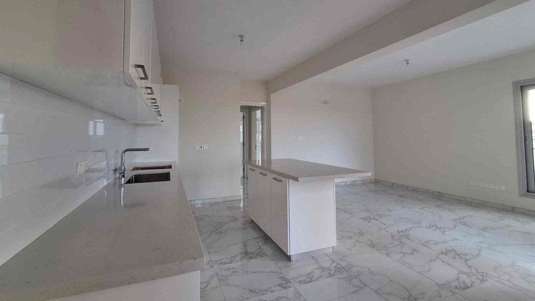KeyReady New Apartment in Upper Universal