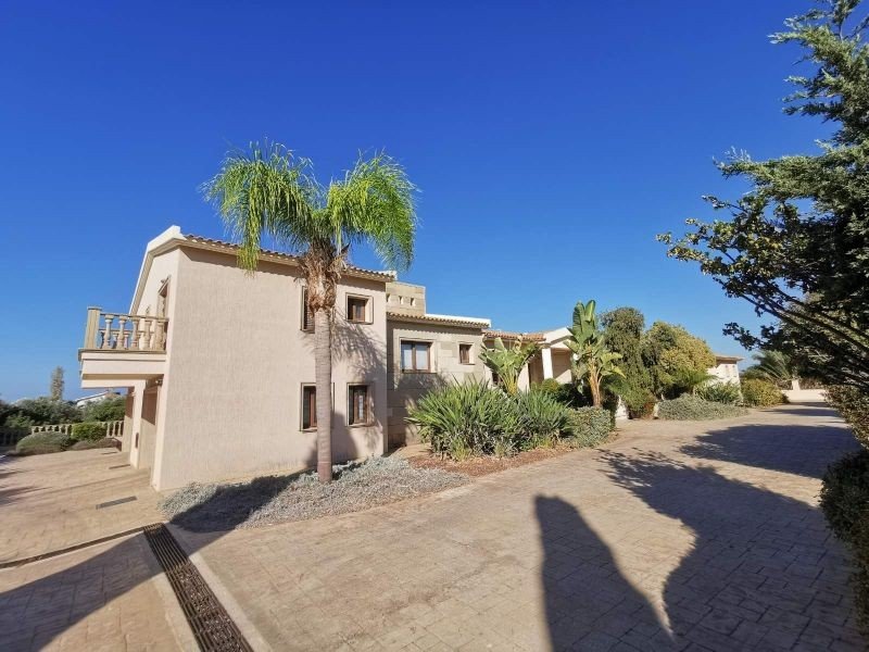 Residenz auf einem 5000m2 Grundstück in Paphos