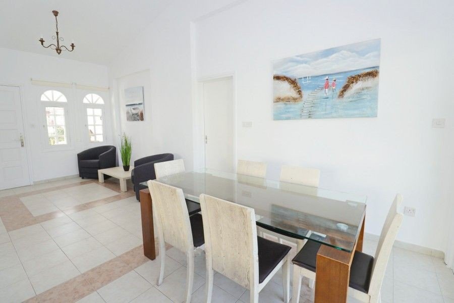Bungalow in der Nähe eines Sandstrandes in Paphos
